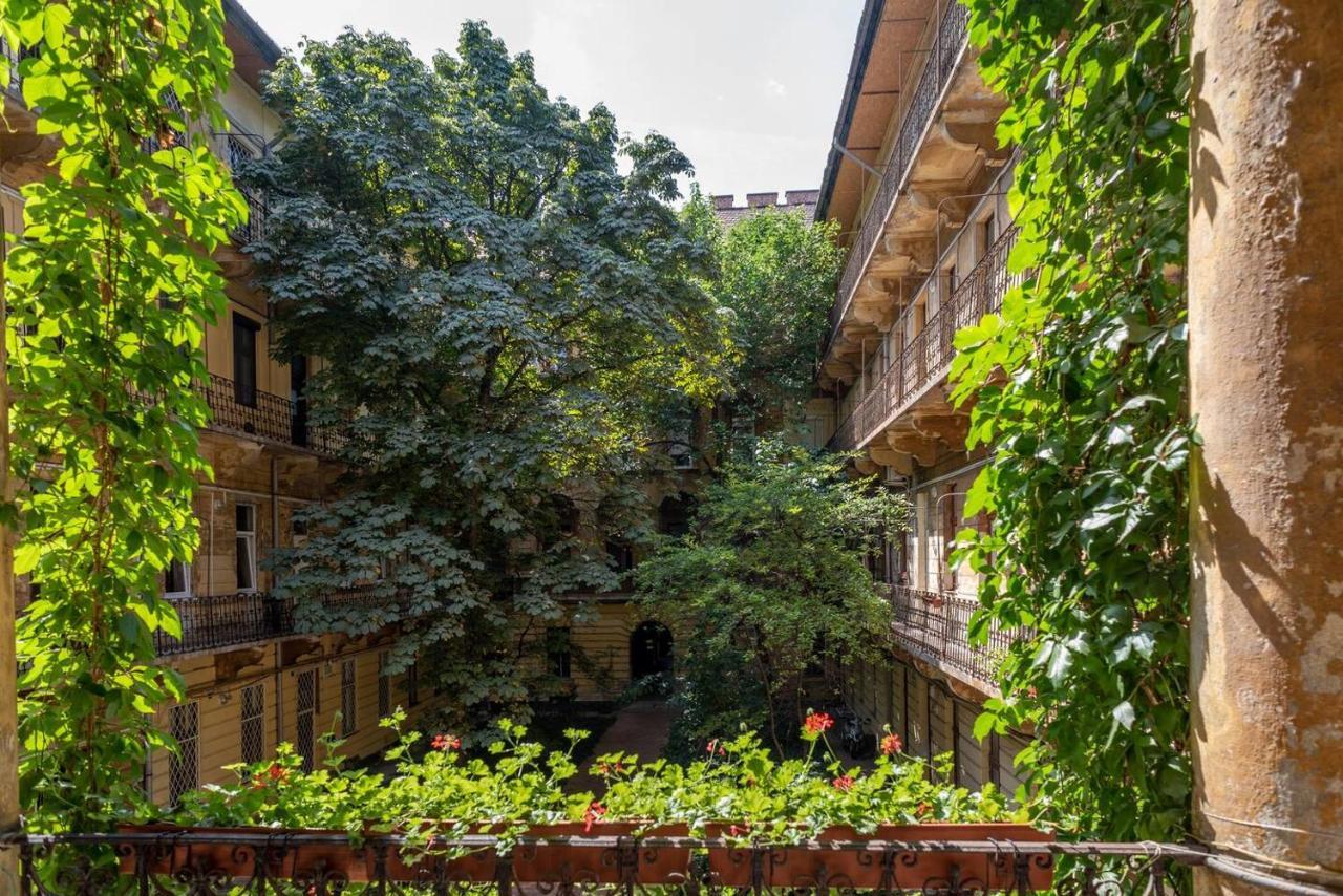 Central And Large Ac Home Away From Home Budapest Eksteriør bilde