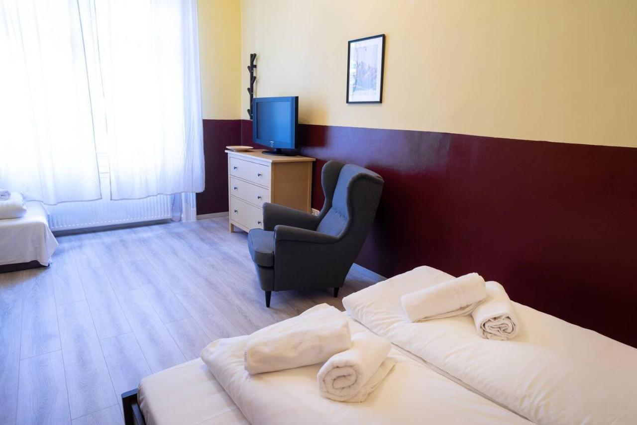 Central And Large Ac Home Away From Home Budapest Eksteriør bilde