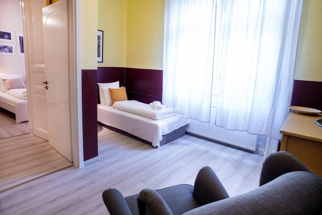 Central And Large Ac Home Away From Home Budapest Eksteriør bilde